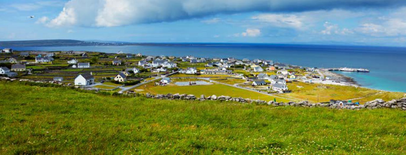 Irish village on the coast - enlarge